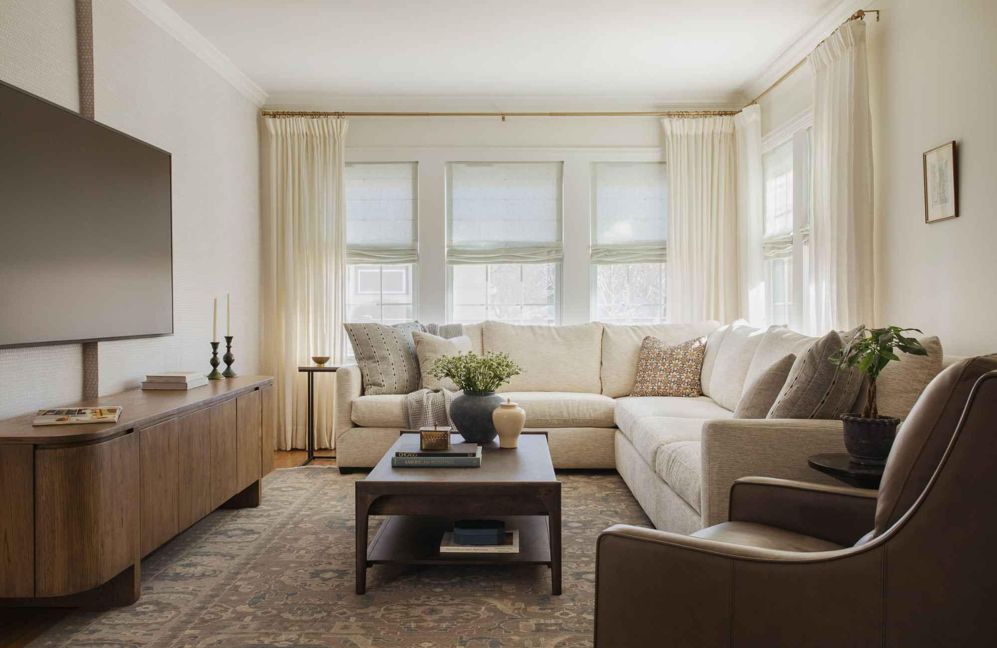 kp-home-north-woods-wi-design-challenges-and-solutions-soothing-living-room-neutral-colors-layered-textures-sophisticated-interior-design