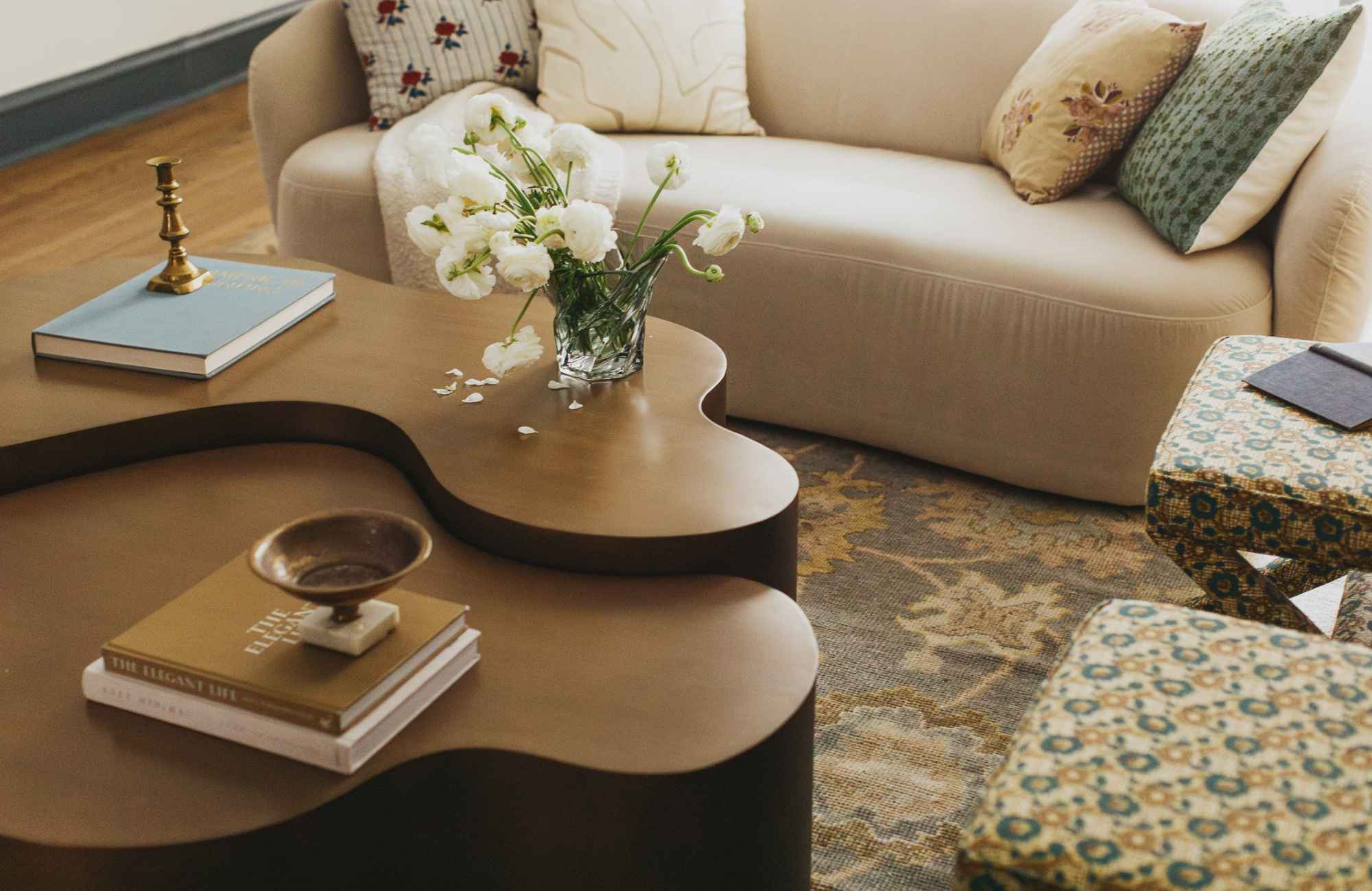 kp-home-north-woods-wi-lincoln-park-home-interior-design-living-room-curved-wood-coffee-table-unique-contemporary-home-renovation